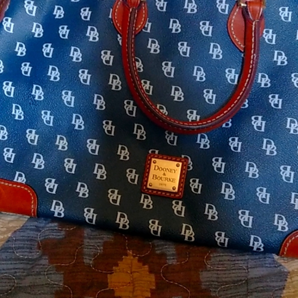 Dooney Bourke  Handbag